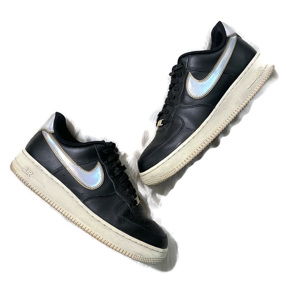 Nike Womens Air Force 1 Black Sneakers - Picture 1 of 14